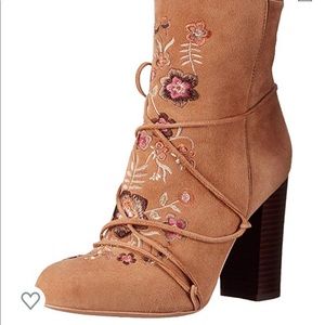 Sam Edelman Winnie boots size 8